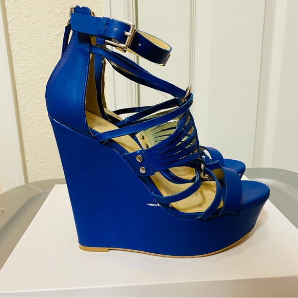 Women’s Elan Electric Blue Strappy Wedge Sandal Size 9 - Picture 1 of 13